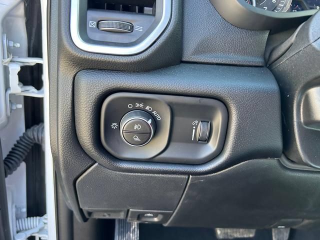 New 2026 RAM 3500 Big Horn AWD/4WD image 24