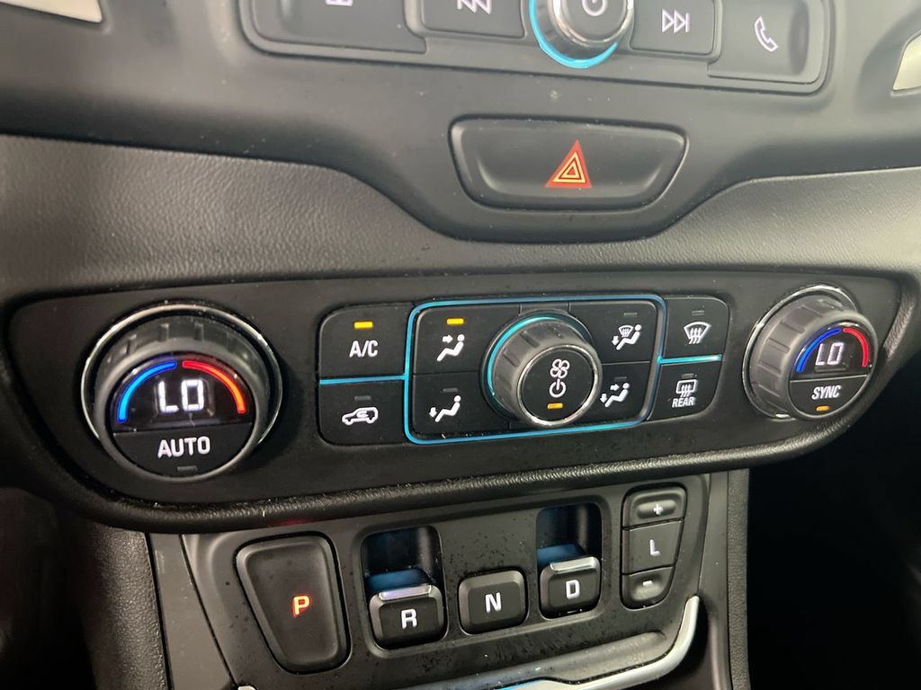 Used 2019 GMC Terrain SLE w/ Driver Convenience Package FWD image 15