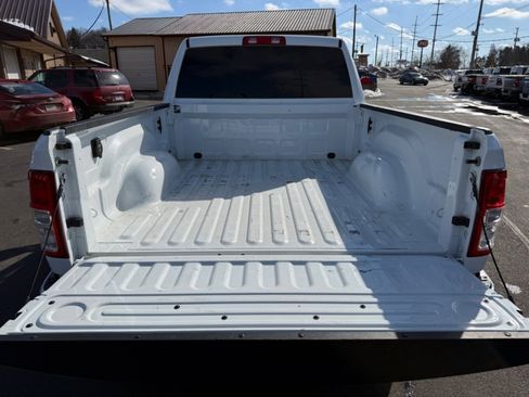 Used 2022 RAM 2500 Big Horn w/ Cold Weather Group image 36