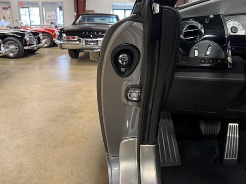 Used 2019 Rolls-Royce Dawn image 70