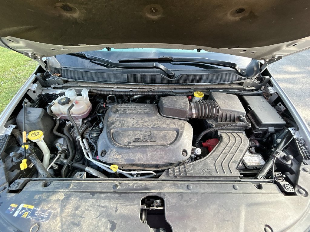Used 2024 Chrysler Pacifica Touring-L FWD image 33