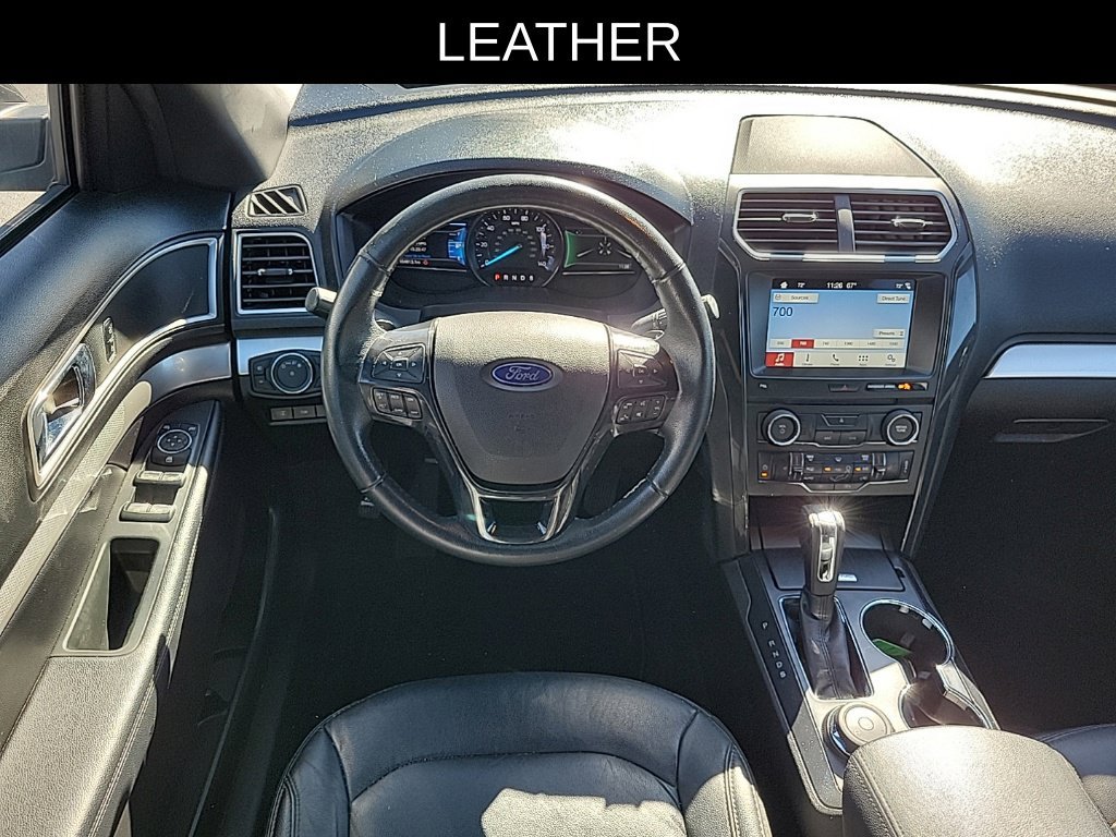 Used 2017 Ford Explorer XLT w/ Equipment Group 202A AWD/4WD image 9