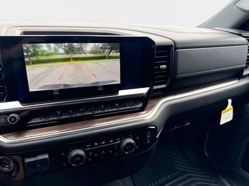Used 2025 Chevrolet Silverado 2500 LT w/ Convenience Package AWD/4WD image 26