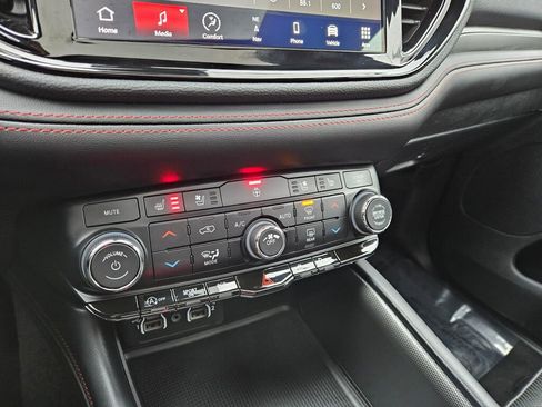 Used 2024 Dodge Durango GT image 25