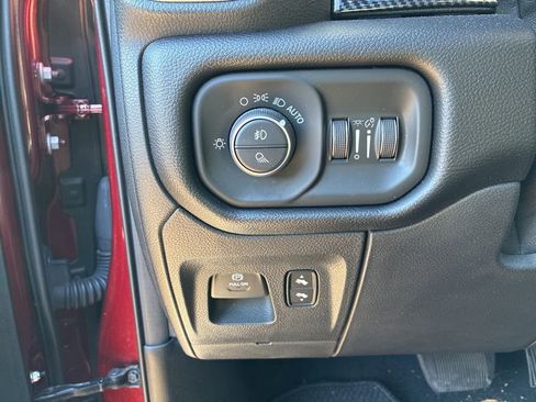 Used 2019 RAM 1500 Laramie image 14