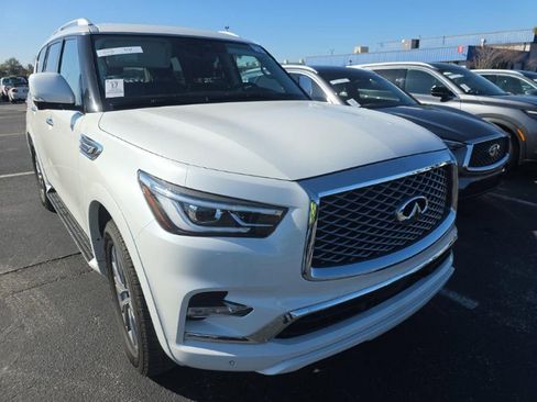 Used 2024 INFINITI QX80 Luxe w/ Cargo Package image 3