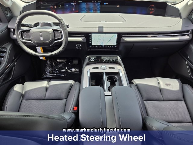 New 2027 Lincoln Navigator Premiere AWD/4WD image 14