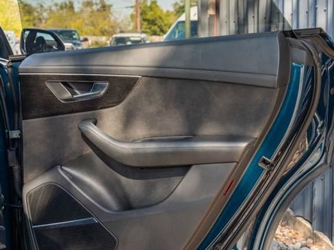 Used 2021 Audi Q8 Prestige w/ Prestige Package image 38