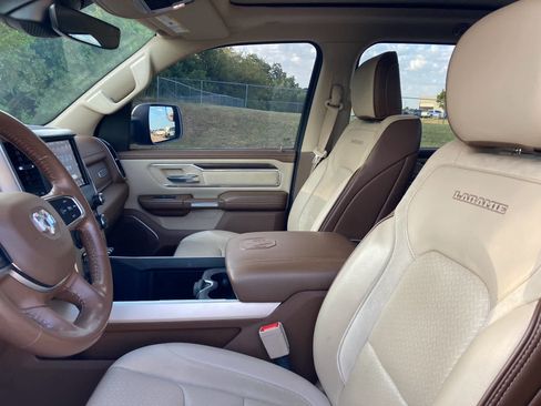 Used 2021 RAM 1500 Laramie AWD/4WD image 3