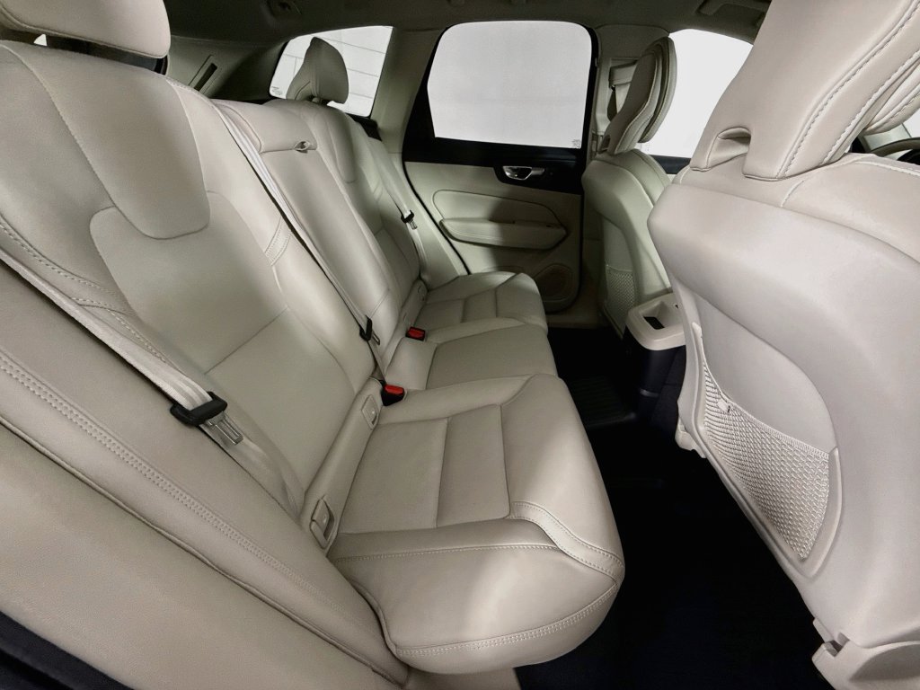 Used 2024 Volvo XC60 T8 Ultimate w/ Climate Package AWD/4WD image 22