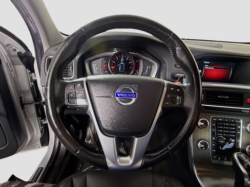 Used 2016 Volvo V60 T5 Platinum w/ Climate Package FWD image 13