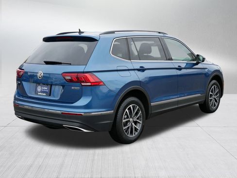 Certified 2020 Volkswagen Tiguan SE w/ Panoramic Sunroof Package image 7