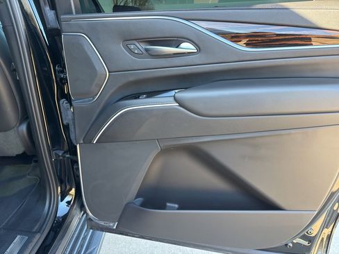 Used 2023 Cadillac Escalade ESV Premium Luxury image 53