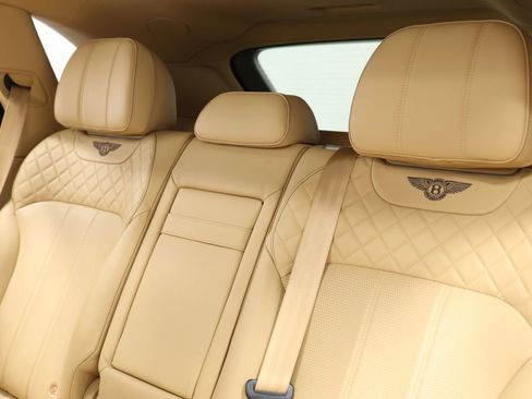 Used 2018 Bentley Bentayga AWD/4WD image 59