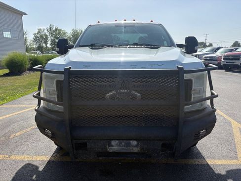 Used 2017 Ford F250 XL w/ Power Equipment Group AWD/4WD image 3