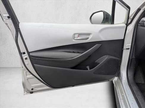Used 2022 Toyota Corolla SE image 10