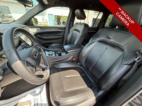 Used 2024 Jeep Grand Cherokee L Limited AWD/4WD image 14