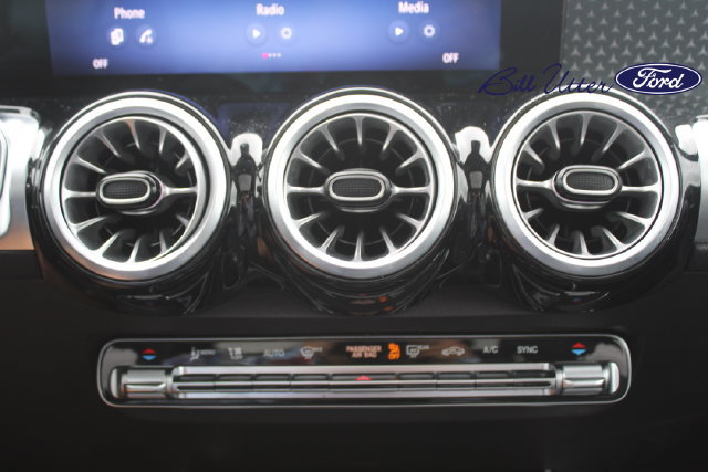 Used 2025 Mercedes-Benz GLB 250 4MATIC image 19