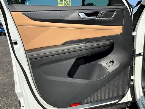 New 2026 Volkswagen Atlas Cross Sport SEL image 10