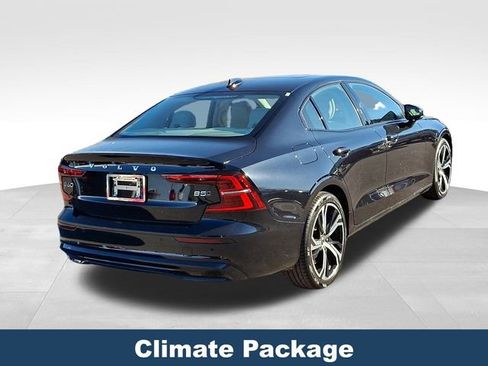 Used 2024 Volvo S60 B5 Core image 7