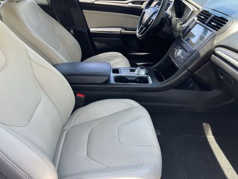 Used 2017 Ford Fusion Titanium FWD image 12