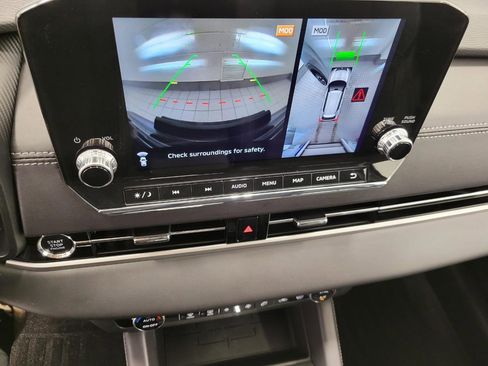 Used 2024 Mitsubishi Outlander AWD image 14