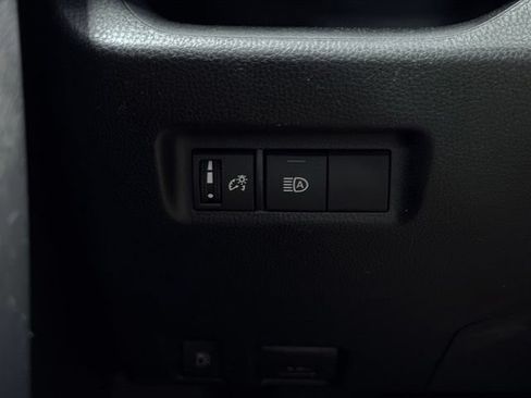 Used 2021 Toyota RAV4 LE w/ Carpet Mat Package (TMS) AWD/4WD image 31