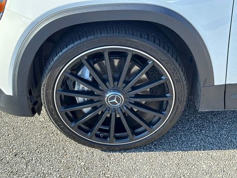 Used 2023 Mercedes-Benz GLB 35 AMG 4MATIC w/ AMG Night Package Plus image 11