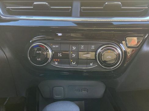 Used 2025 Chevrolet Trax ACTIV image 37