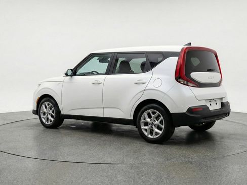Used 2025 Kia Soul LX w/ LX Technology Package FWD image 6