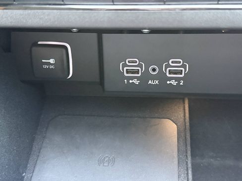 Used 2024 Jeep Wagoneer L Series II AWD/4WD image 39