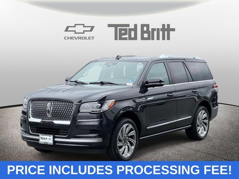 Used 2022 Lincoln Navigator Reserve AWD/4WD image 1