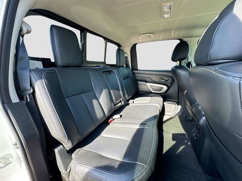 Used 2023 Nissan Titan SV w/ SV Convenience Package image 23