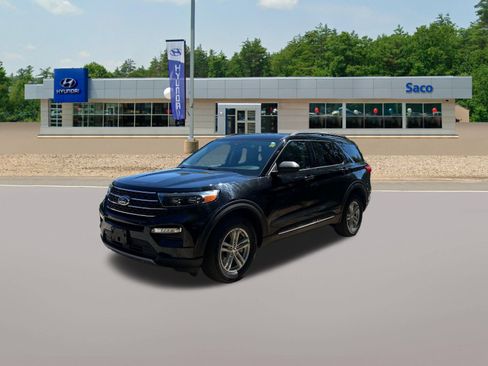 Used 2024 Ford Explorer XLT w/ Equipment Group 202A AWD/4WD image 2