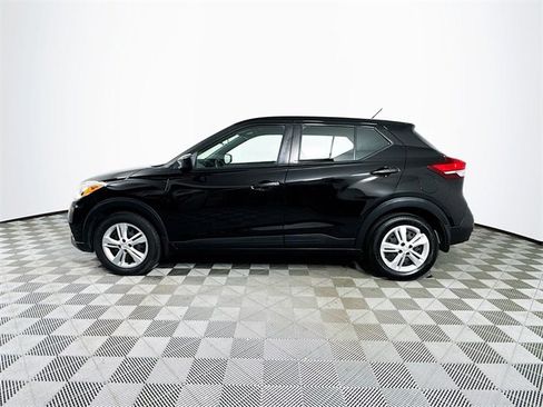 Used 2020 Nissan Kicks S image 5