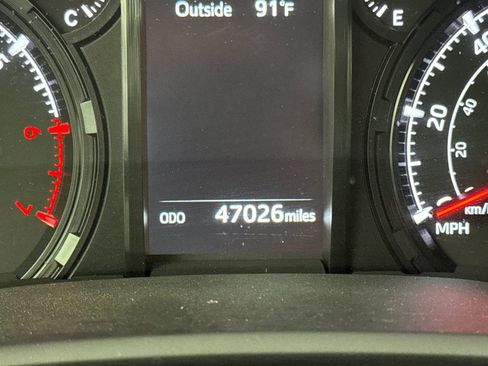 Used 2022 Toyota 4Runner SR5 w/ Wilderness Package (TMS) RWD image 28