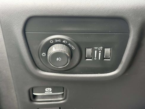 Used 2023 Jeep Grand Cherokee L Summit AWD/4WD image 32