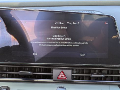 Used 2025 Hyundai Elantra Limited image 18