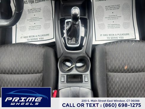 Used 2018 Nissan Rogue SV AWD/4WD image 19