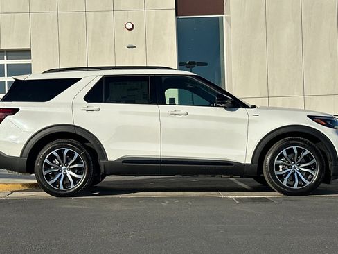 New 2026 Ford Explorer ST-Line w/ Premium Package image 2