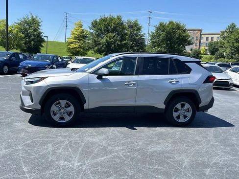Used 2025 Toyota RAV4 XLE AWD/4WD image 7