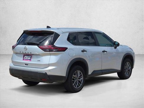 Used 2024 Nissan Rogue S AWD/4WD image 5