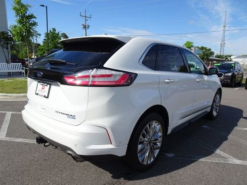 Used 2020 Ford Edge Titanium w/ Equipment Group 301A AWD/4WD image 4