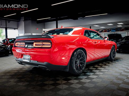 Used 2015 Dodge Challenger SRT Hellcat RWD image 27
