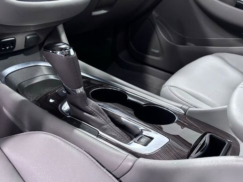 Used 2017 Chevrolet Malibu Premier w/ Premier Sun and Wheel Package image 14