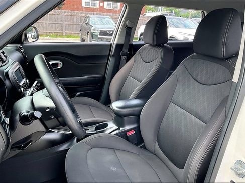 Used 2019 Kia Soul FWD image 15