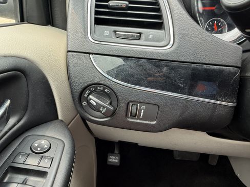 Used 2018 Dodge Grand Caravan SXT FWD image 24
