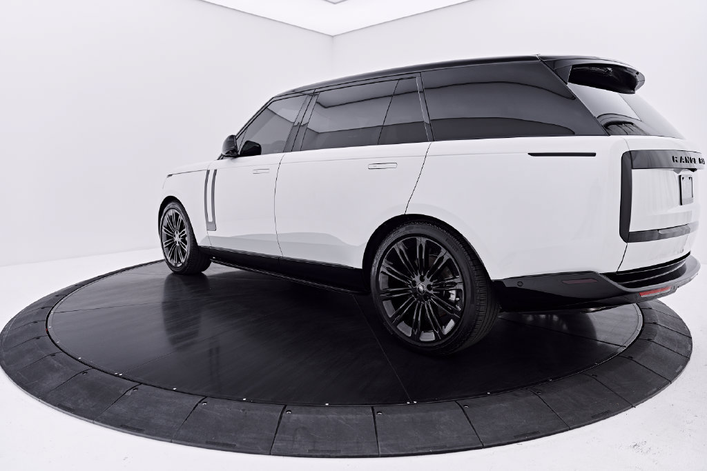 Used 2025 Land Rover Range Rover Long Wheelbase SE AWD/4WD image 11