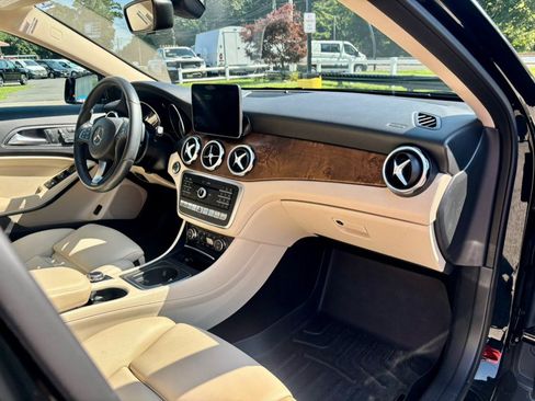 Used 2018 Mercedes-Benz GLA 250 4MATIC image 13