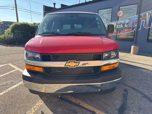 New 2026 Chevrolet Express 3500 RWD image 2